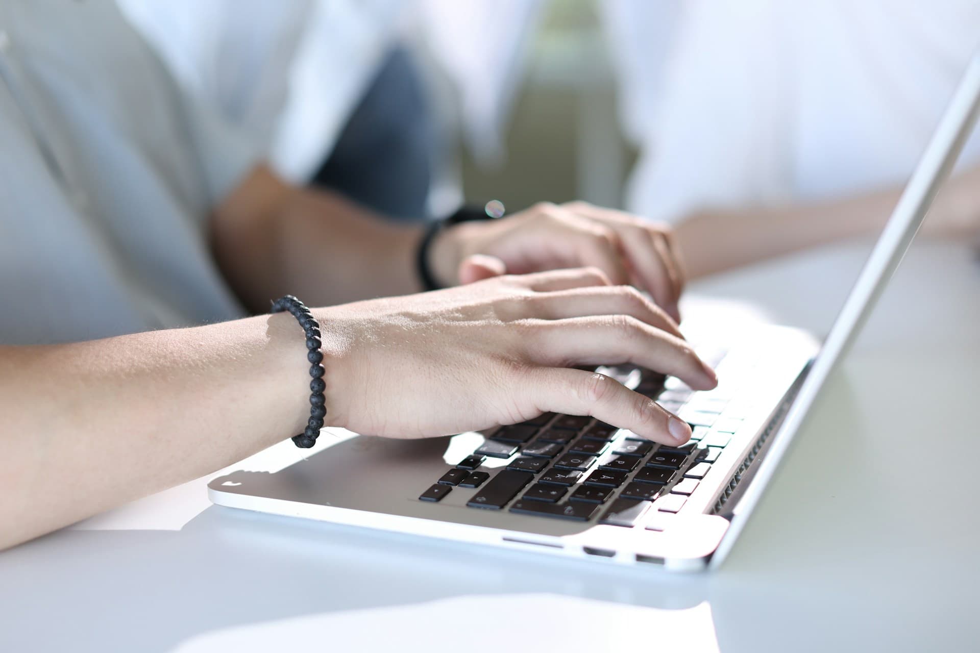 Bezpieczna recepta online – po czym poznać rzetelną usługę telemedyczną